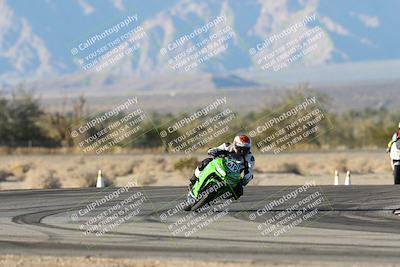 media/Dec-07-2025-CVMA (Sun) [[3e7d2de5dc]]/Race 18-Formula Twins-Formula 40 UL/